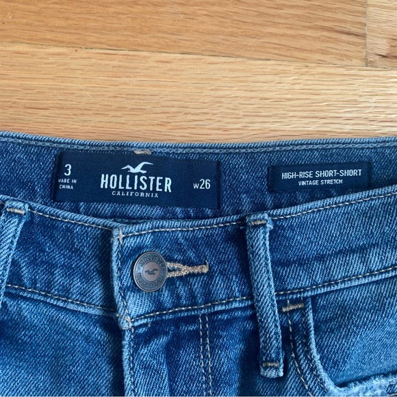 Hollister High-Rise Jean Shorts - Picture 2 of 3